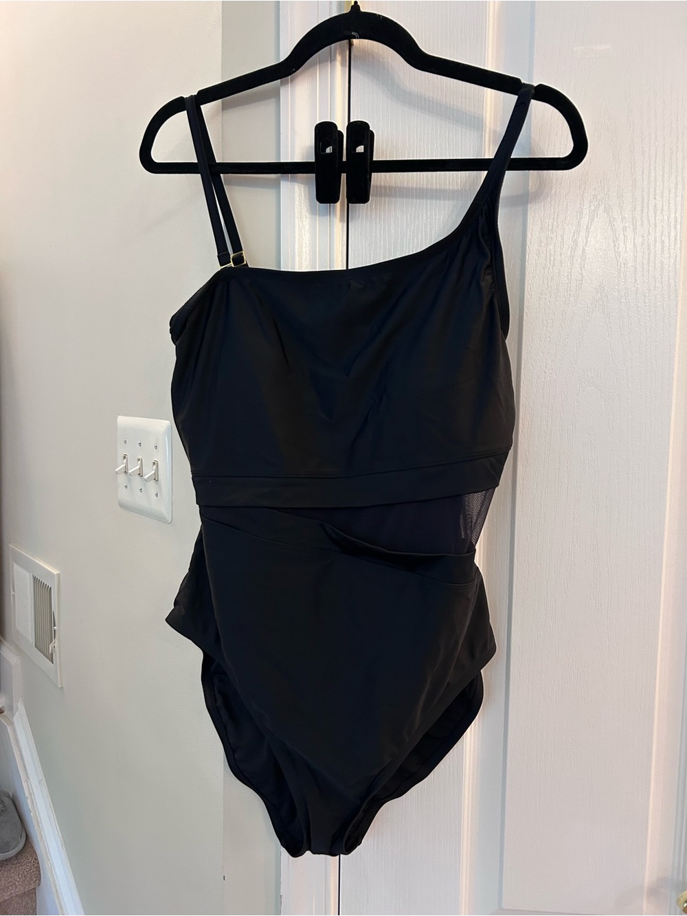 Bleu Rod Beattie Women Black One-Shoulder Swim One-Piece